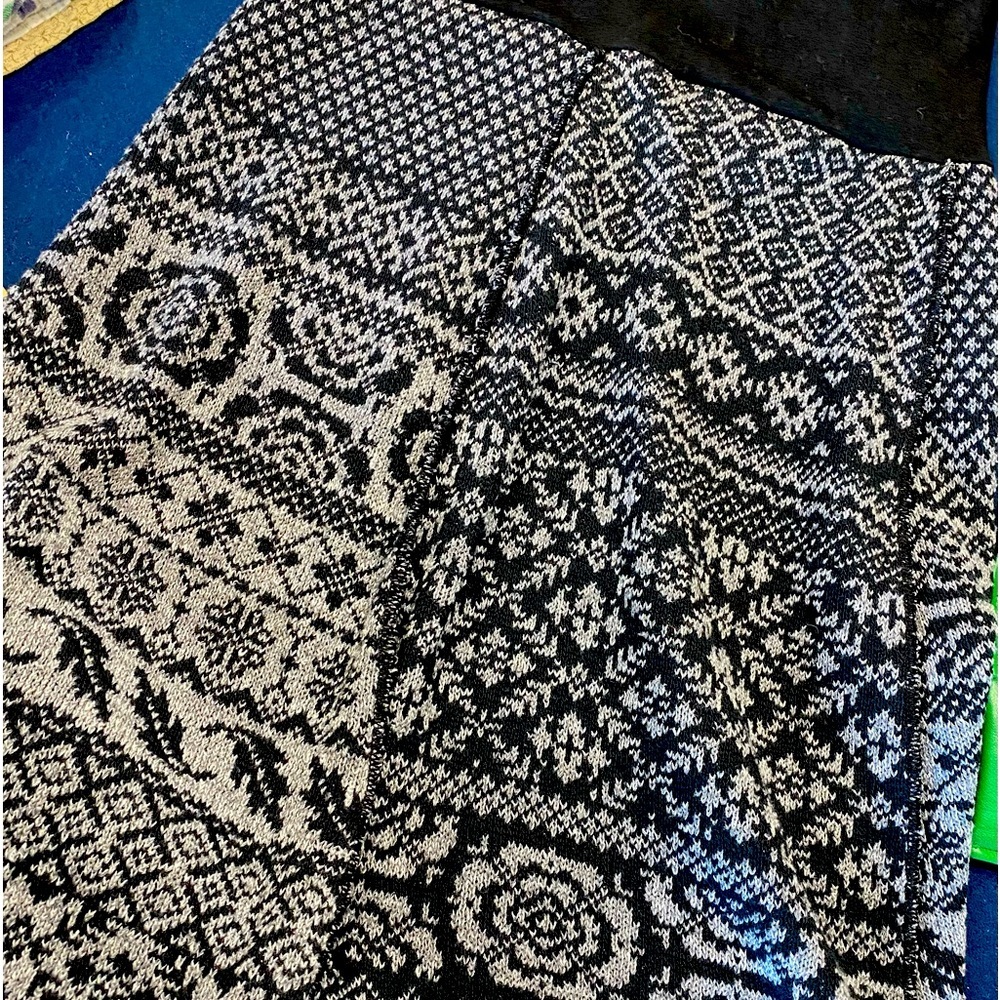 RECYCLED sweaters make this FUN & FLATTERING skirt! ♻️ see pic for all the deets
